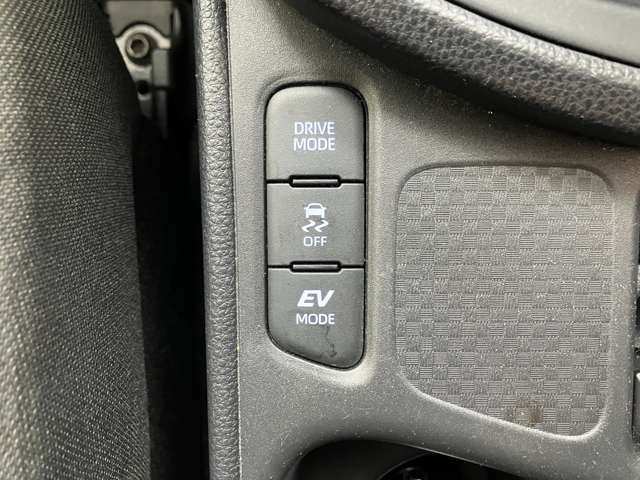 ビークルスタビリティコントロール、いわゆる横滑り防止装置です。ABSと連携し、高いレベルでの安全走行が可能となっております。装置に頼らず、安全運転を心がけましょう。