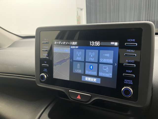 ブルートゥースに接続することにより、スマホに入ったお気に入りの音楽を車内で楽しむことができます♪あると本当に便利な機能になっています！