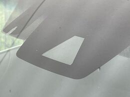 【トヨタセーフティセンス】走行中に前方の車両等を認識し、衝突しそうな時は警報とブレーキで衝突回避と被害軽減をアシスト。より安全にドライブをお楽しみいただけます。