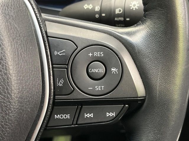 【レーダークルーズコントロール】高速道路での長距離走行が楽に！！自動で速度を保つクルーズコントロールが、衝突軽減システムと連携し、前方の車両を感知して車間を保つように速度調節してくれます！！