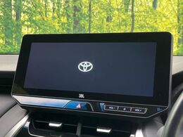 【12.3インチワイドナビ】高級感とインパクトのある大型ワイドナビを装備。各種オーディオ操作はもちろん、横長ワイド画面でのマップ2分割表示など、利便性も高いナビです♪