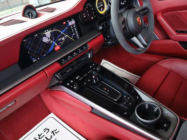 ◆スポーツエグゾーストシステム/ブラックテールパイプ ◆スポーツクロノパッケージ ◆パワーステアリングプラス ◆メーターパネル：レーシングイエロー