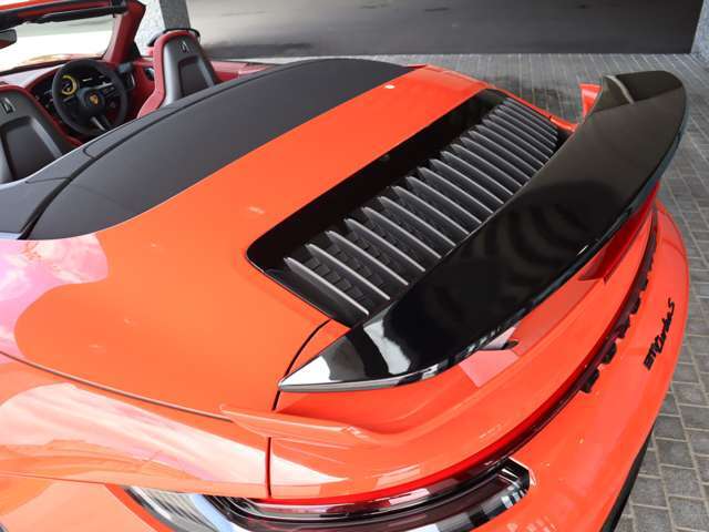 ◆3.74L 水平対向6気筒DOHCエンジン+ツインターボ ◆650ps/6,750rpm:81,6kgm/4,000rpm(カタログ値)