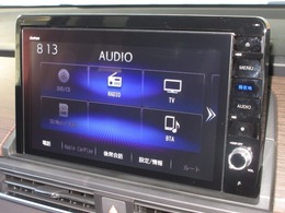 ナビゲーションはギャザズ10インチメモリーナビ（VXU-217DYi）を装着しております。AM、FM、CD、DVD再生、Bluetooth、音楽録音再生、フルセグTVがご使用いただけます。