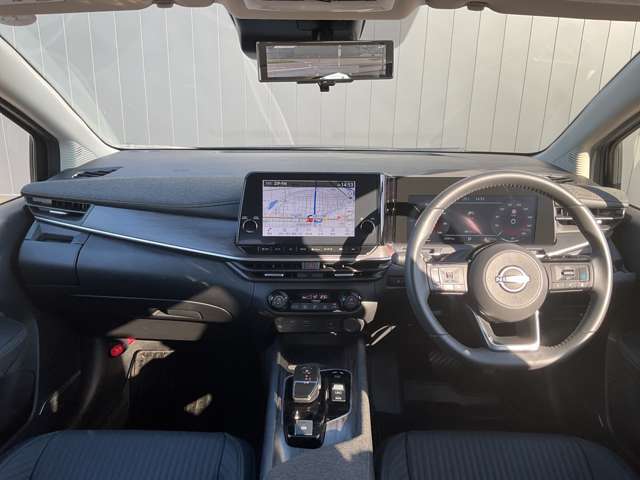 インパネ周りはこのように機能的にまとまっています。もちろんクリーニング済みで、室内もキレイです。