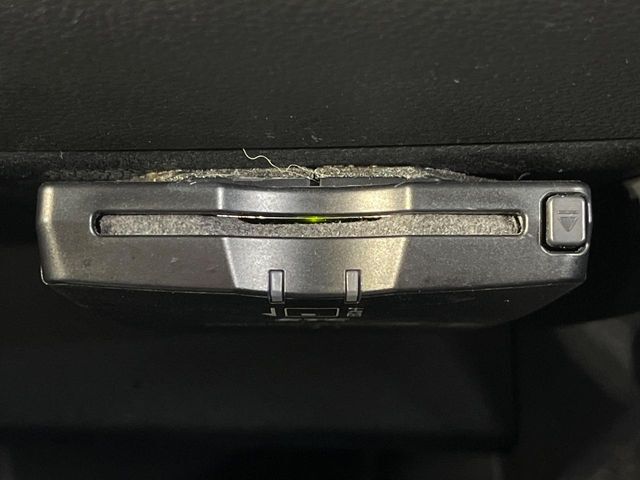 【ETC】高速道路の料金所をストレスなく通過！話題のスポットやサービスエリアに多い「スマートIC」利用時は必須のアイテムです。当店でセットアップを実施、ご納車当日からすぐにご利用いただけます！