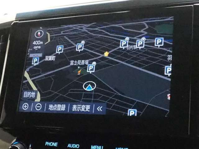 純正ナビを装備。タッチパネル式で使いやすく、お出かけもラクラクです。