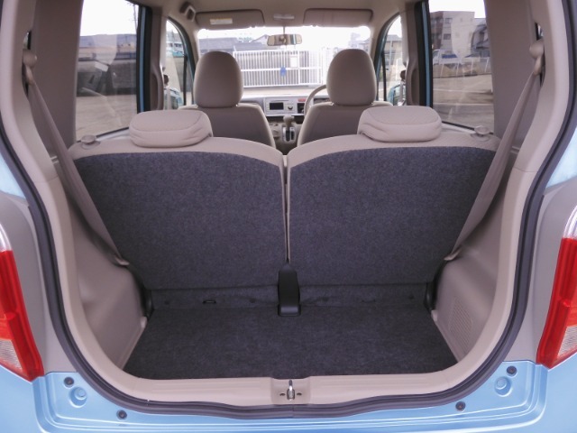 ◆フル乗車でもしっかり荷物を収納出来るラゲッジスペースです。普段の買い物でしたらしっかり積める十分な荷室スペースが確保されています。