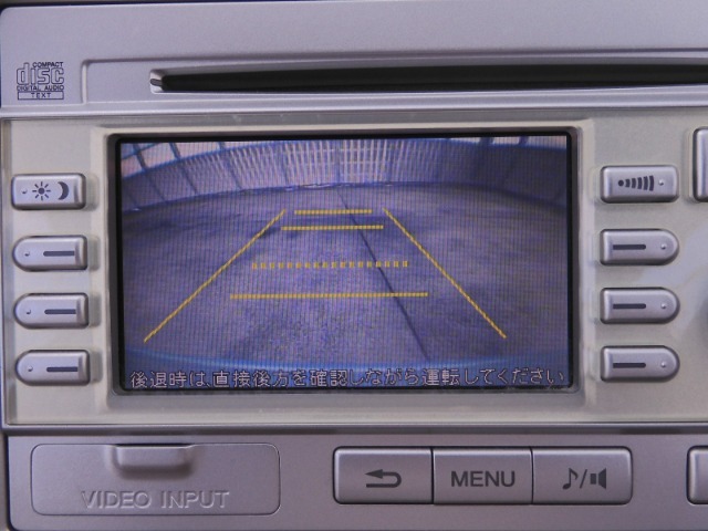 ◆バックカメラ◆リバースにするだけで映ります、後方の安全確認や、狭い駐車場での車庫入れ、雨の日や夜間など視界の悪い時に便利です！安全にバックする為には欠かせない装備です。