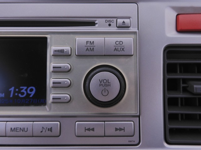 ◆CDチューナー装備車◆音楽を聴きながらドライブをお楽しみいただけます！