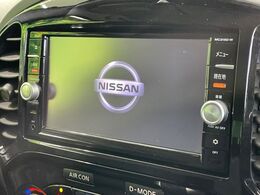 【純正ナビ】人気の純正ナビを装備しております。ナビの使いやすさはもちろん、オーディオ機能も充実！キャンプや旅行はもちろん、通勤や買い物など普段のドライブも楽しくなるはず♪