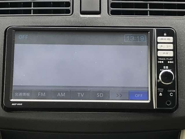 こちらのお車にはナビがついております！！TV・CD等が使えます！！お電話での問い合わせは0078-6002-135728(無料)です♪お気軽にどうぞ♪♪【HPもご覧ください☆ https://k-smile.jp/kyoto/ 】