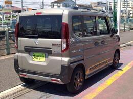 両側オートスライドドアで後席の乗り降りもとても楽にできます！後席も広く余裕のあるスペースが確保できます。
