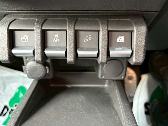 当店のお車はお客様に自信を持って販売出来る車輌のみをお取り扱いしておりますので、程度は良好です。是非、一度ご来店頂きお車を見て頂ければ幸いです。
