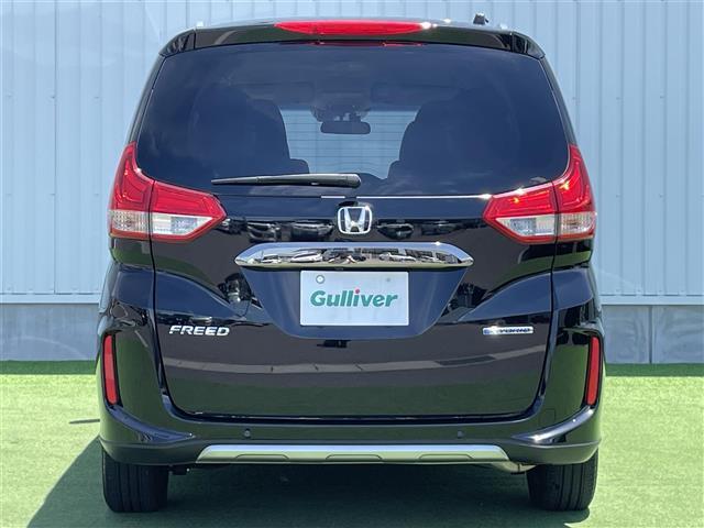 【トランク】積み込みやすくて、たっぷり積める荷室です。シートアレンジできるものは、乗車人数と荷物の量や大きさによってシートを動かすことができるので、より快適なドライブが可能です！