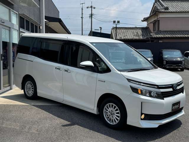 高くて良いのは当たり前！　お値打ちで良い車両をお客様のもとへ。　　　傷がある車両も当然あります！自社工場にてお値打ちにお直しできますので総額でご検討ください！