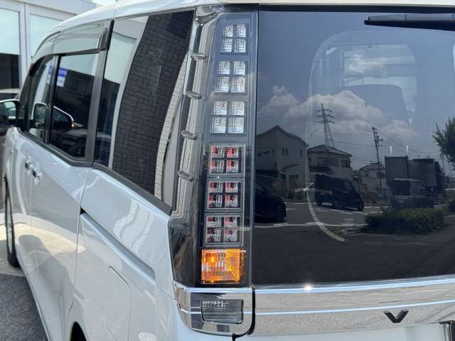 この車が気になるけどお店が遠い。。なんてお客様！！　ご安心ください！　当社遠方登録納車も多数実績がございます！！お車陸送費用も格安でご案内です！！まずはご相談ください！！！