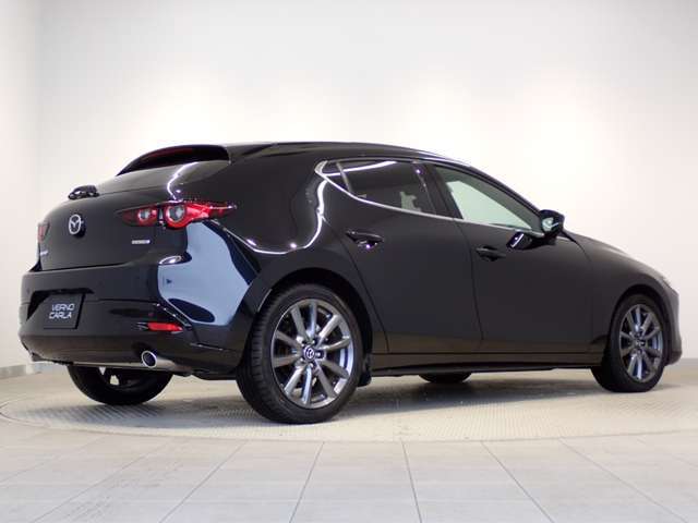 当店はJネットレンタリースの中古車販売部門として、レンタカーの車両入れ替え時に「使用地域」や「車両状態」などを厳選して特におすすめ出来る車両のみを中古車として販売しています。