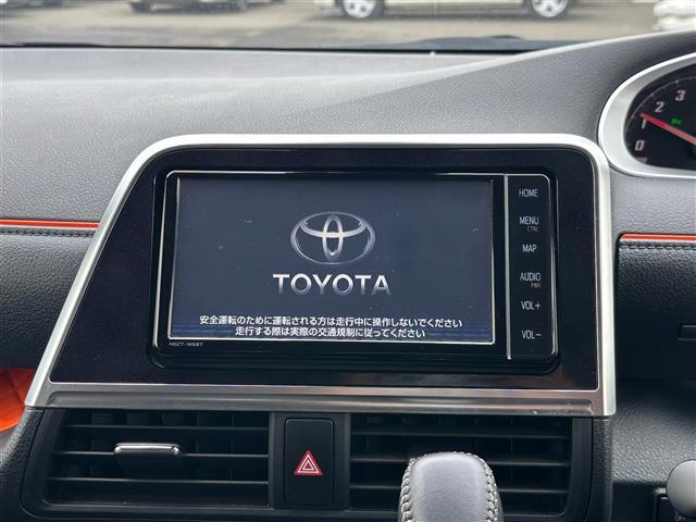 【純正ナビ】専用設計で車内の雰囲気にマッチ！ナビ利用時のマップ表示は見やすく、いつものドライブがグッと楽しくなります！