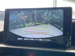 【バックカメラ】駐車時に後方がリアルタイム映像で確認できます。大型商業施設や立体駐車場での駐車時や、夜間のバック時に大活躍！運転スキルに関わらず、今や必須となった装備のひとつです！