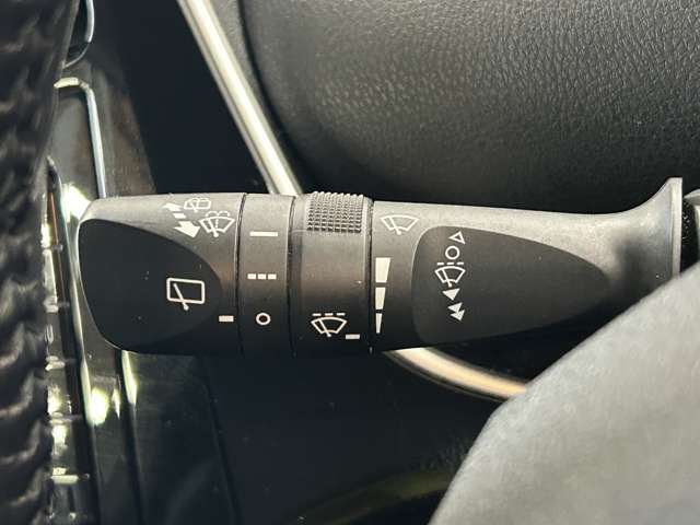 運転席周りに大きな傷、汚れ、へたりなどなく良質な状態です！