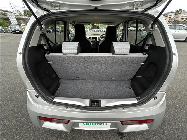 【トランク】積み込みやすくて、たっぷり積める荷室です。シートアレンジできるものは、乗車人数と荷物の量や大きさによってシートを動かすことができるので、より快適なドライブが可能です！