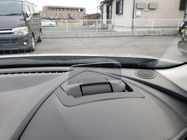 営業時間は10：00～18：30となっております。お気軽にご連絡下さい！（水曜日は定休日です）