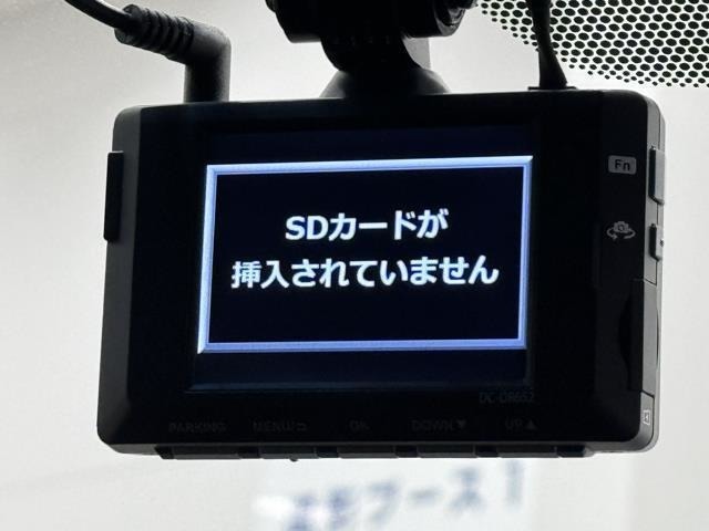 ドライブレコーダー装備してますよ。　思いでの記録や万が一の時の記録にも便利ですね。