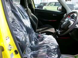 運転席、助手席　ゆったりくつろげます。