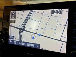 【純正ナビ】一体感のあるナビは、高級感ある車内を演出してくれます。Bluetooth再生などオーディオ機能も充実しておりますので、運転もより楽しめます♪