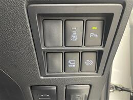 【運転席】座り心地が良いシートなので長時間の運転でも快適にお過ごしいただけます。新品のフロアマットのご注文も可能です。掲載箇所以外にご希望の写真がございましたらお気軽にお問い合わせ下さい。
