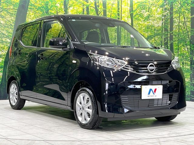 大好評のボディコーティング「弾スプラッシュコート」もご納車までに施工可能。通常のガラスコートと異なる、耐久年数6年の無機質ガラスコーティングが、ボディをキレイな状態に保ってくれます。