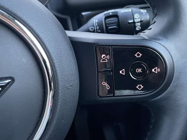 LIBERALAではガリバーグループのネットワークを駆使し、全国から選りすぐりのプレミアムカーだけをご用意してお客様のご来店をお待ちしております。