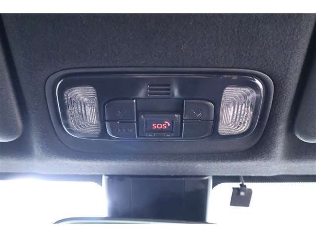 コネクテッドサ-ビスのヘルプネットを搭載しています。車両の位置情報などが自動で送信されるので、迅速な緊急車両の手配ができます。機能の詳細はスタッフまでお問い合わせください