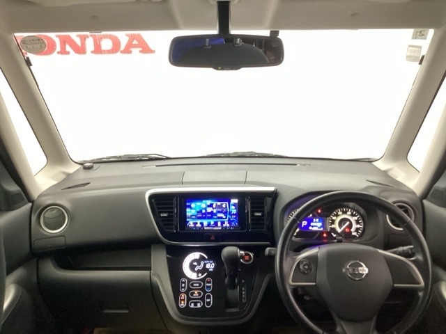 視界が広く運転しやすいように設計されています。