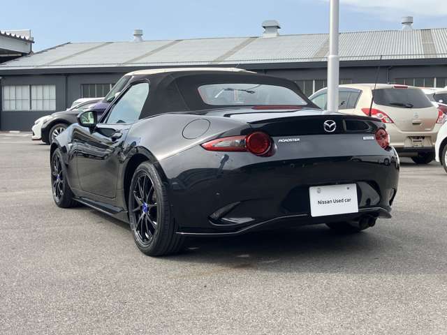 車体にマッチしたアルミホイールがデザインを引き立てます！