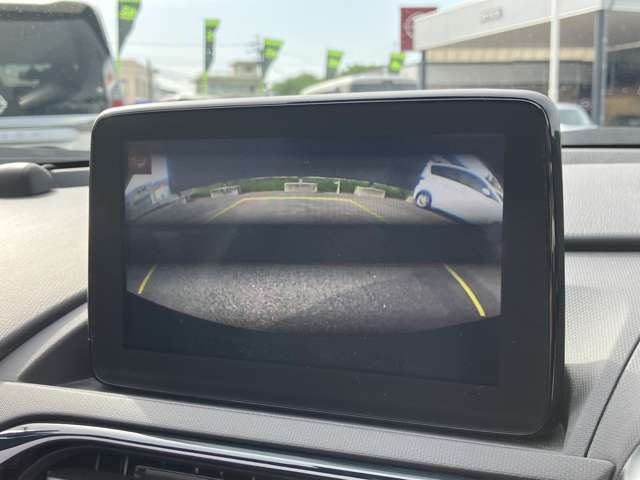 バックカメラ付です。駐車時に確認できて難しい駐車も安心です！