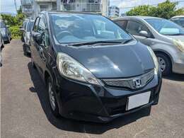 明るく元気なスタッフが1台1台丁寧に内外装クリーニング、点検・整備を行っております。