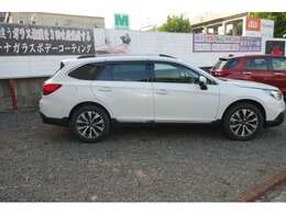 流れるようなサイドライン