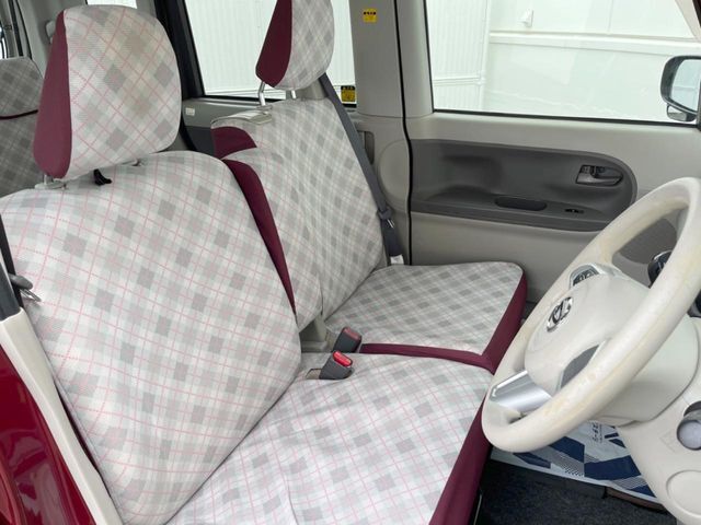 運転席シート廻りは使用感も少なく、良好な状態となっています。丁寧に使われていたことがよくわかりますね。