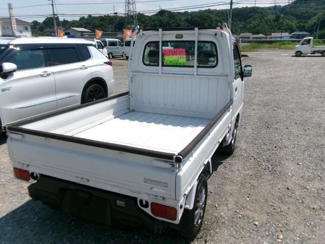 中古車販売だけでなく、新車の販売も承っております。ご希望のお車がございましたら、お気軽にお声かけください。