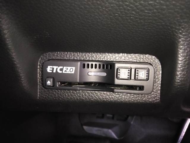 ETCがついているので、有料道路を利用する際に料金所の通過がスムーズです♪