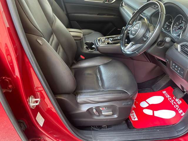 運転席シートまわりは使用感も少なく、良好な状態です！