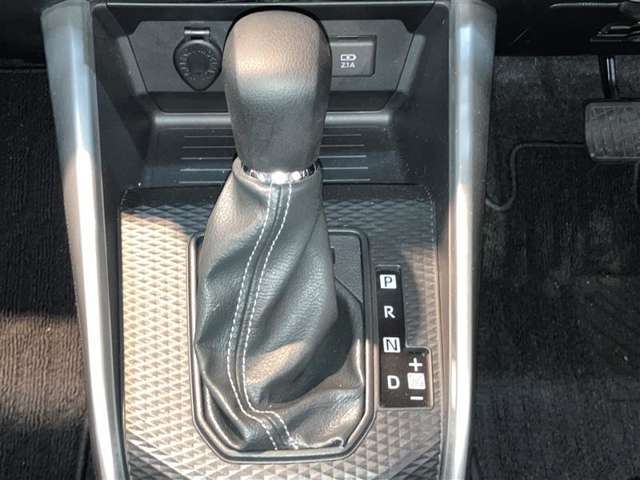 シフト操作もしやすく快適な運転を楽しんでいただけます♪