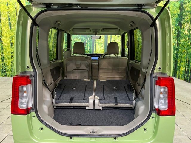 ラゲッジルームは、大容量のスペースを確保。普段のお買い物からレジャーまで、幅広く活躍してくれます！また、リアシートを倒すことでバリエーション豊かにお使いいただけます。