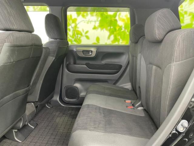 WECARSでは各商談席に大型モニターをご用意しております！見やすい大画面でゆったりと全国の在庫をご覧いただけます！是非ご来店お待ちしております！