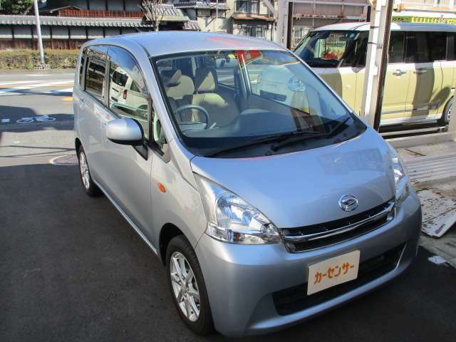 走行距離1万キロと中古車ながらまだまだ走れるお車です。