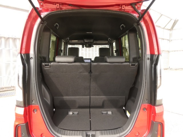 ◆フル乗車でもしっかり荷物を収納出来るラゲッジスペースです。普段の買い物でしたらしっかり積める十分な荷室スペースが確保されています。