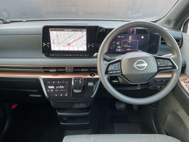 前席内装の全体像です。是非実車をご覧にお越し頂き実際にお座りください。