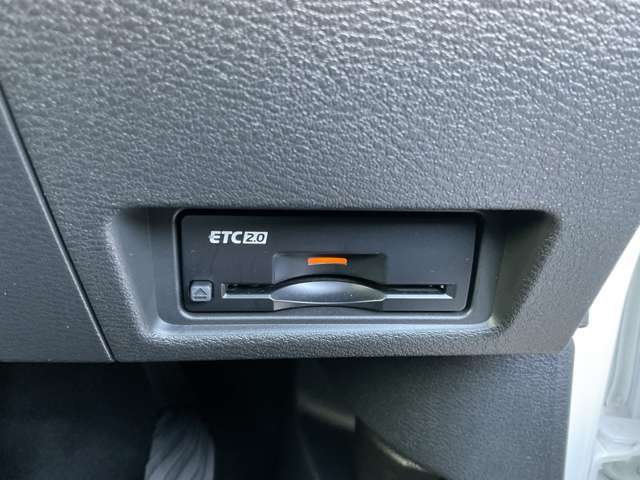 ETC装備！高速等、有料道路の料金所はもちろん話題のスマートICもスムーズに通過できます♪カードがあればご納車日当日からお使い頂けますよ♪